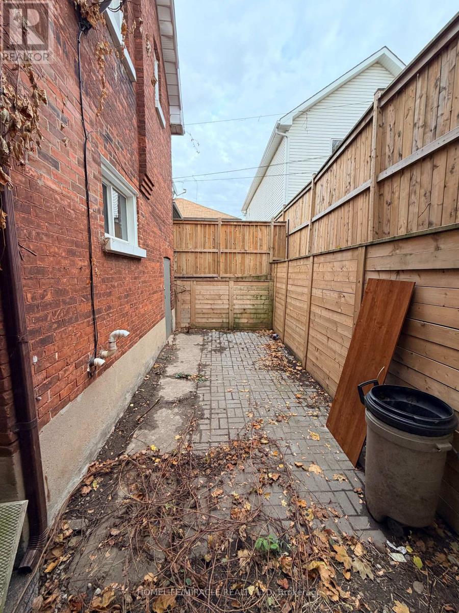 201 Darling Street, Brantford, Ontario  N3S 3W8 - Photo 17 - X12584766