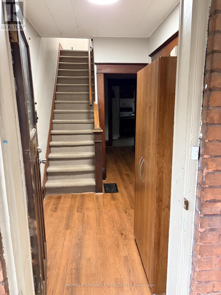 201 Darling Street, Brantford, Ontario  N3S 3W8 - Photo 4 - X12584766