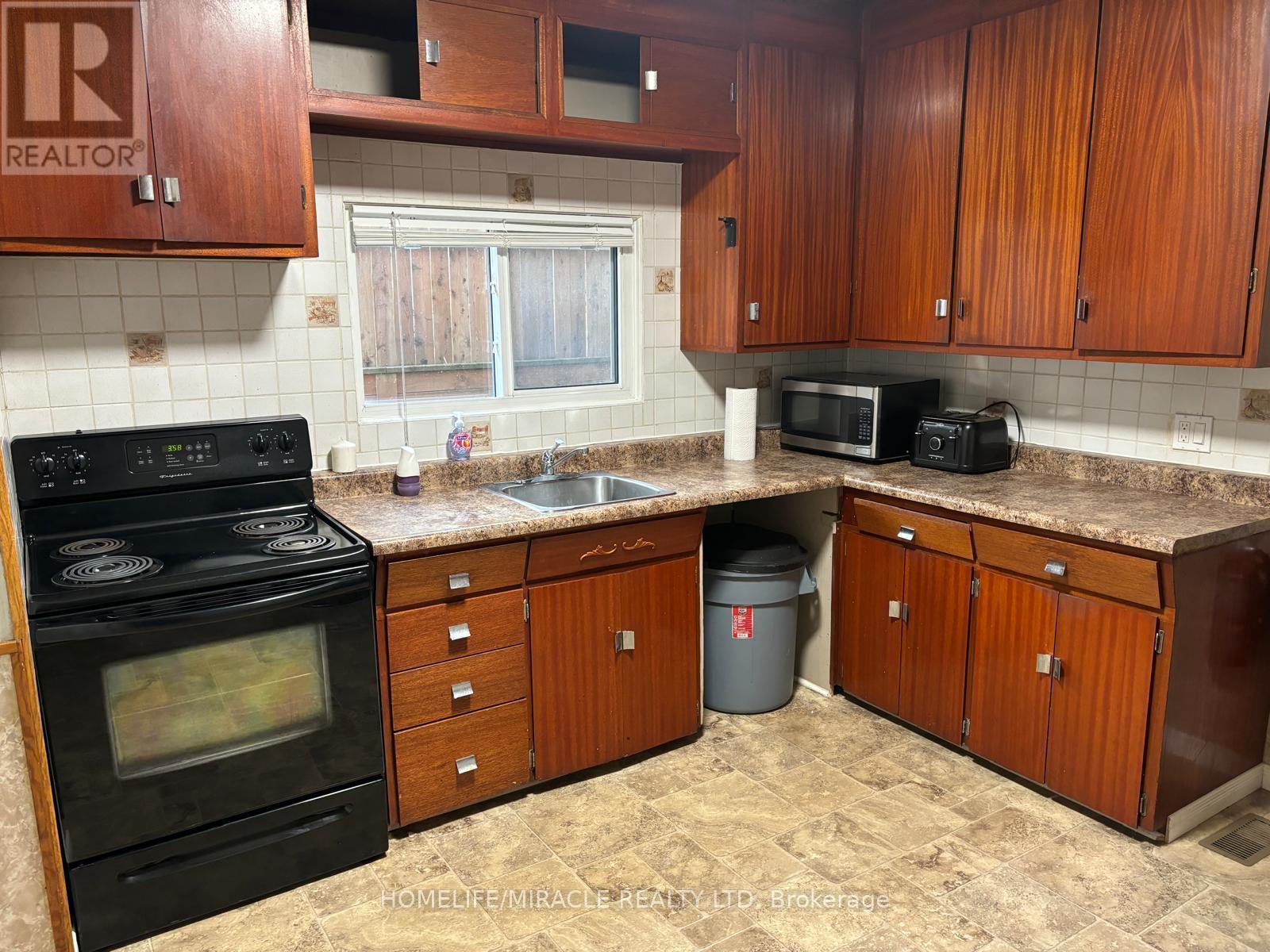 201 Darling Street, Brantford, Ontario  N3S 3W8 - Photo 6 - X12584766