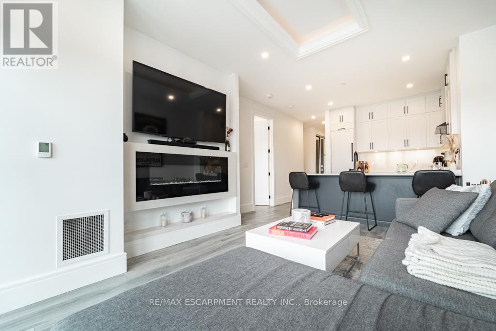 505 - 101 Locke Street S, Hamilton, Ontario  L8P 4A6 - Photo 12 - X12584832