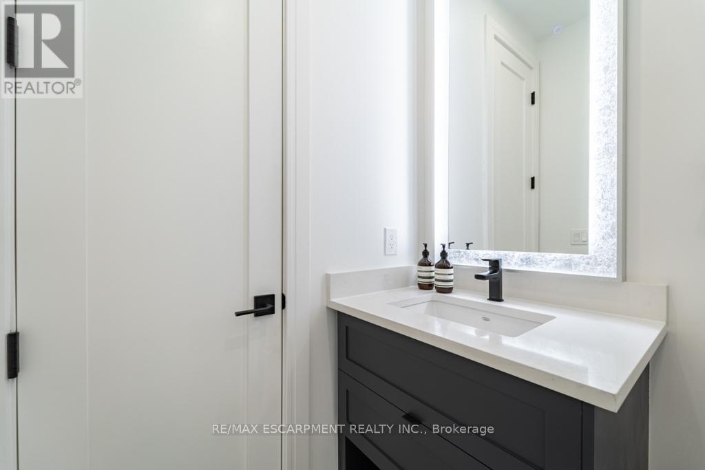 505 - 101 Locke Street S, Hamilton, Ontario  L8P 4A6 - Photo 7 - X12584832