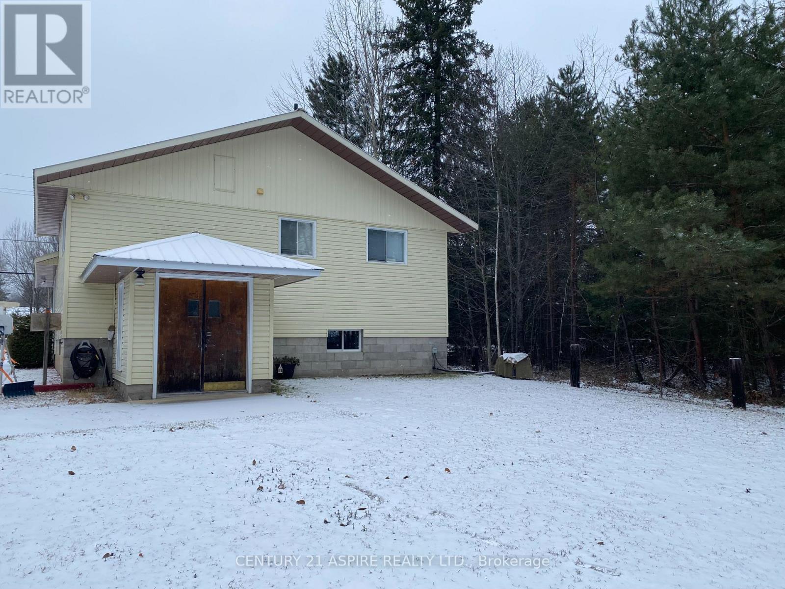 2889 Petawawa Boulevard, Petawawa, Ontario  K8H 1Y1 - Photo 4 - X12584882