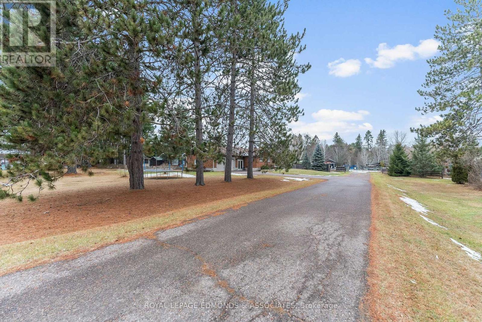 40925 Highway 41, Laurentian Valley, Ontario  K8A 6W5 - Photo 44 - X12584994