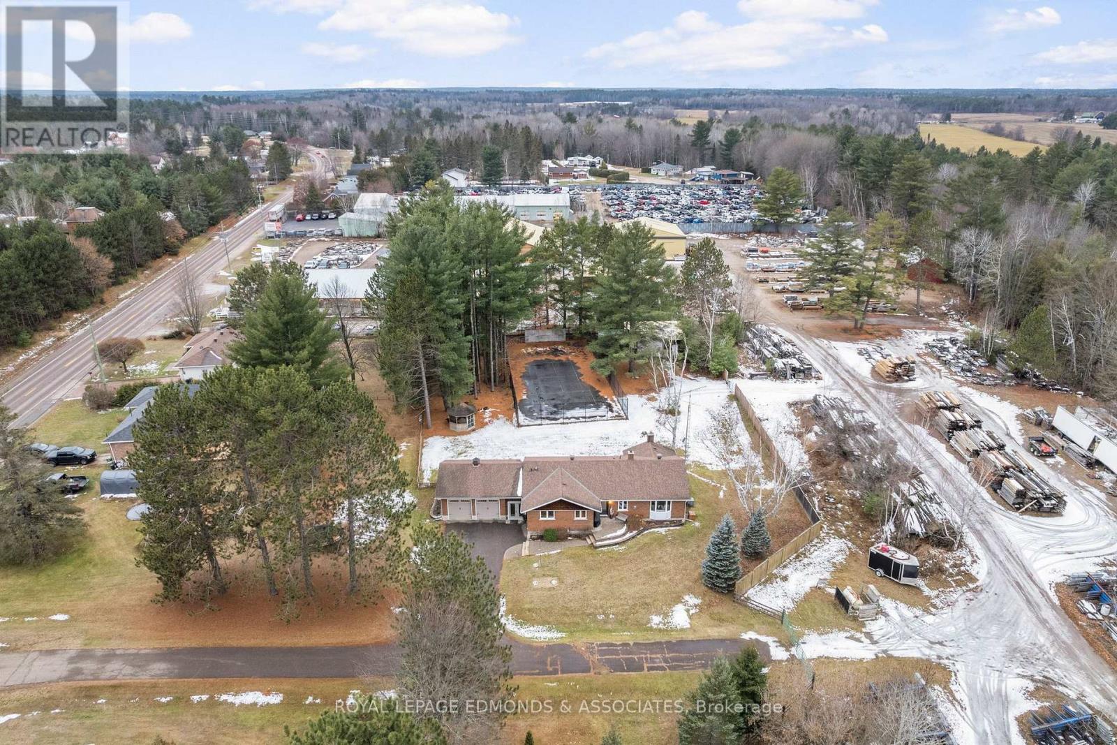 40925 Highway 41, Laurentian Valley, Ontario  K8A 6W5 - Photo 45 - X12584994