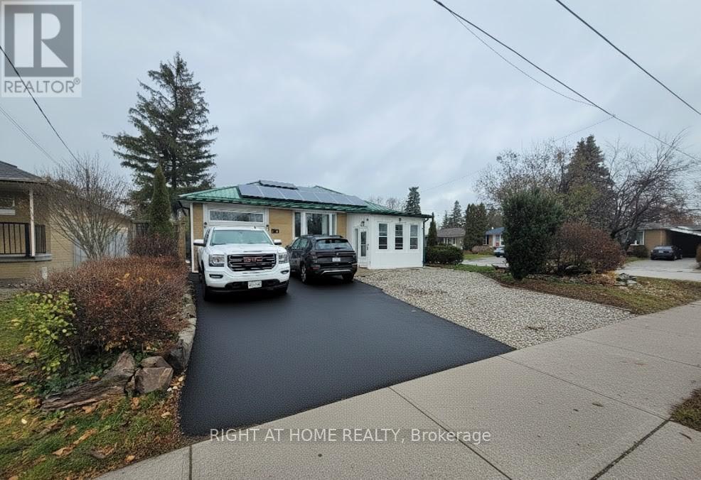 347 Boisdale Avenue, Richmond Hill, Ontario  L4C 1R4 - Photo 3 - N12584386