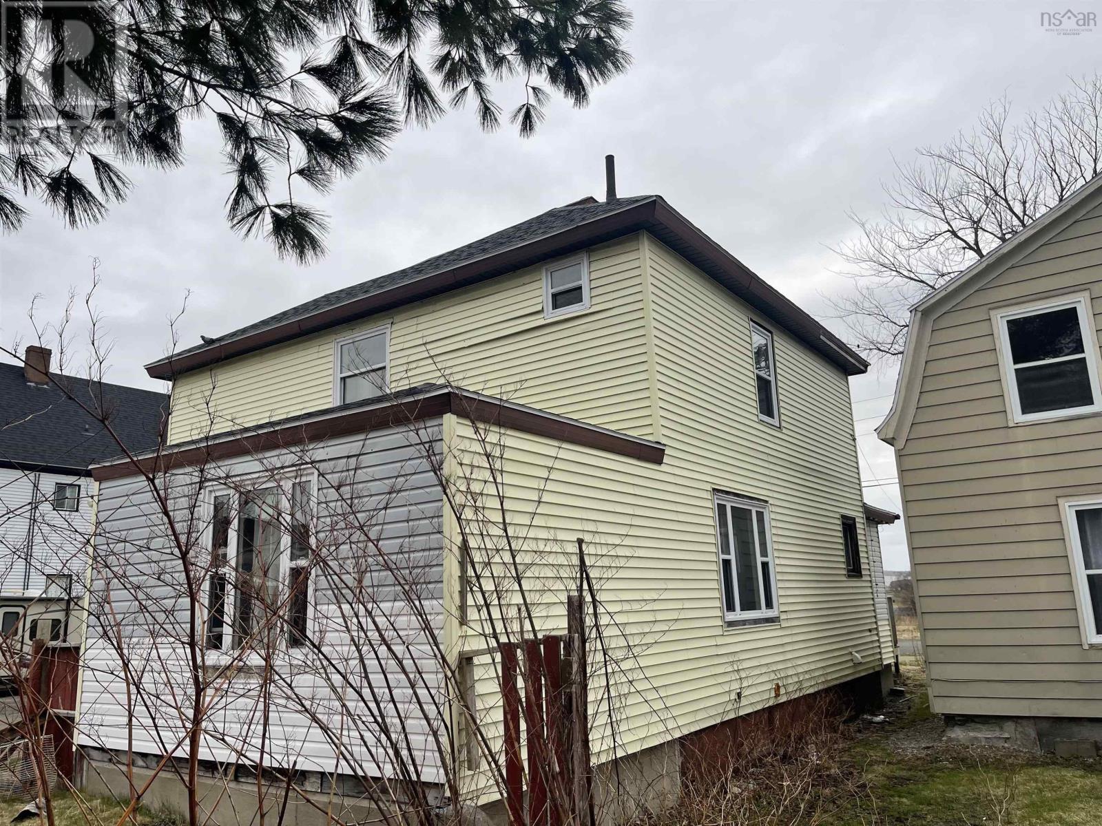 84 Intercolonial Street, Sydney, Nova Scotia  B1P 1S6 - Photo 5 - 202522260