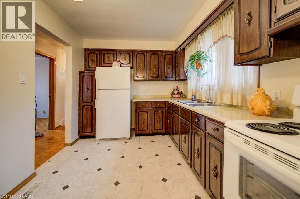 131 Thunderbird Drive, Cambridge, Ontario  N1R 6H2 - Photo 12 - 40790138