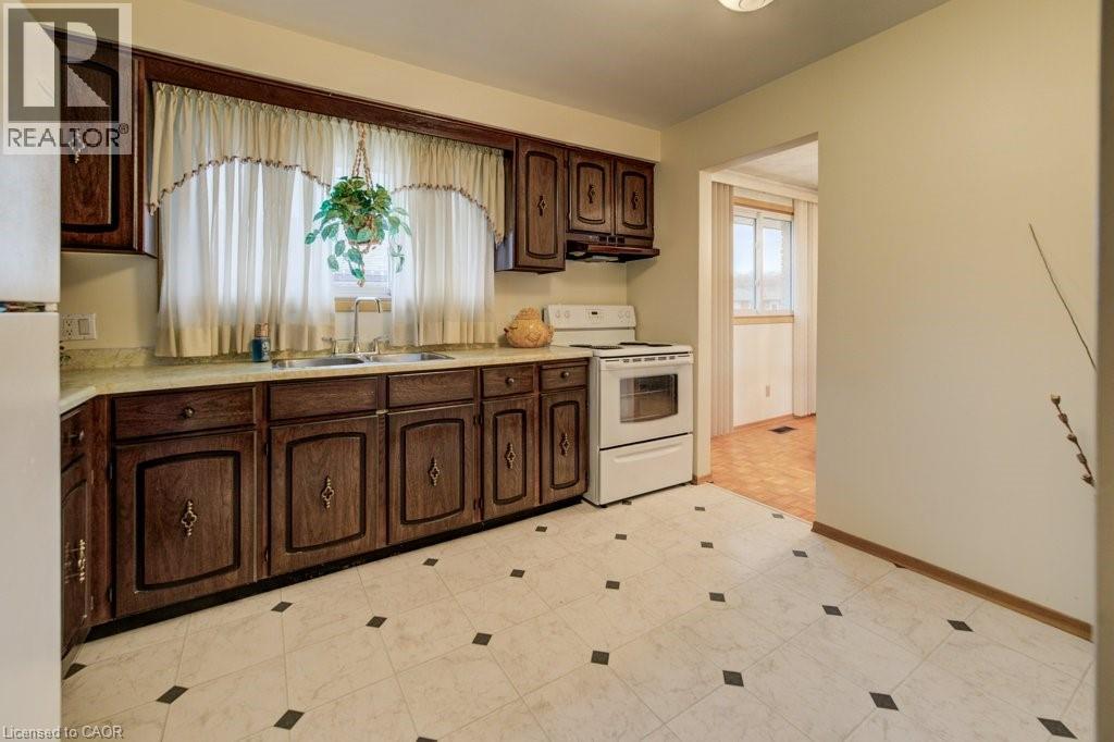 131 Thunderbird Drive, Cambridge, Ontario  N1R 6H2 - Photo 13 - 40790138