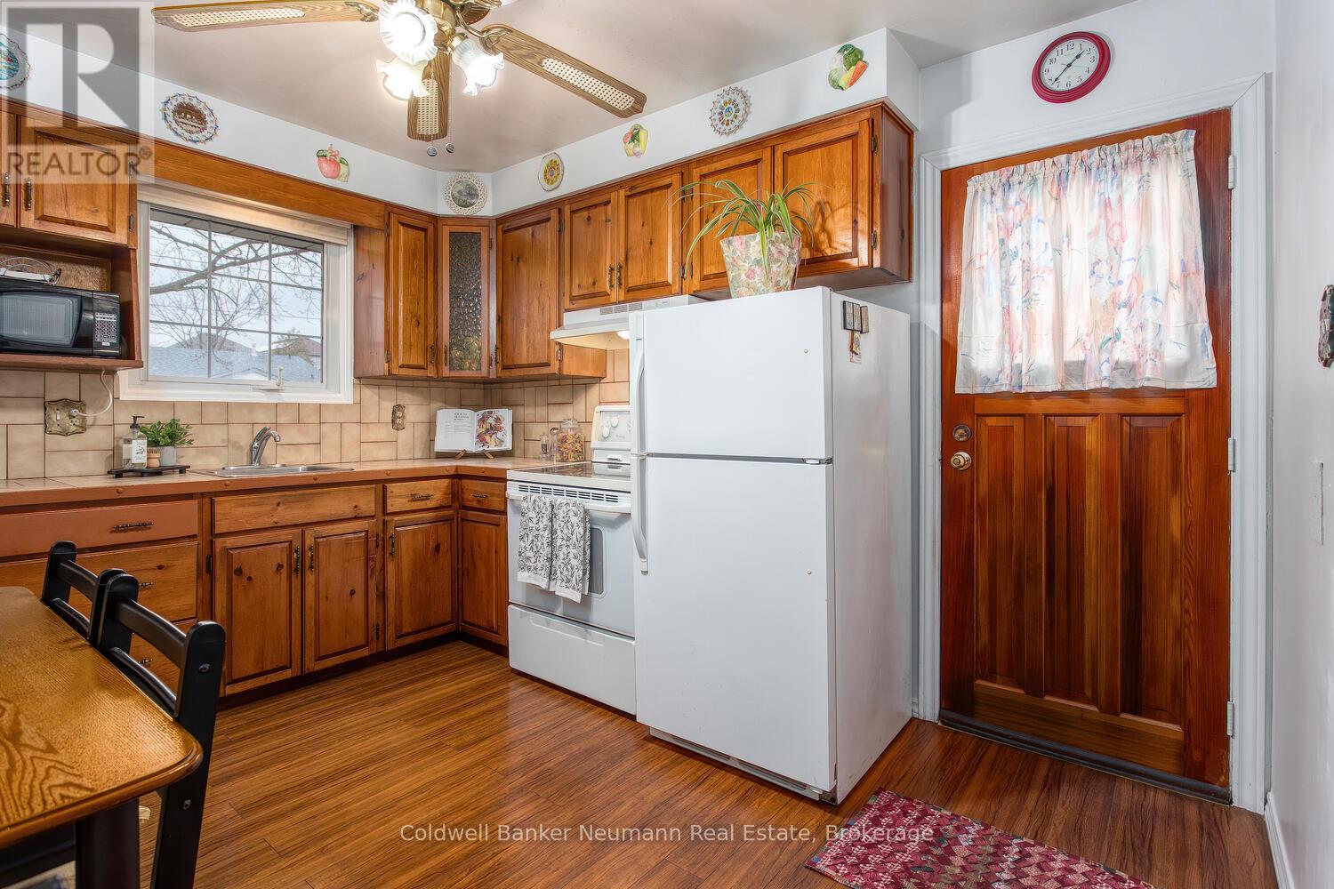 169 Country Club Drive, Guelph, Ontario  N1E 3K8 - Photo 10 - X12525236