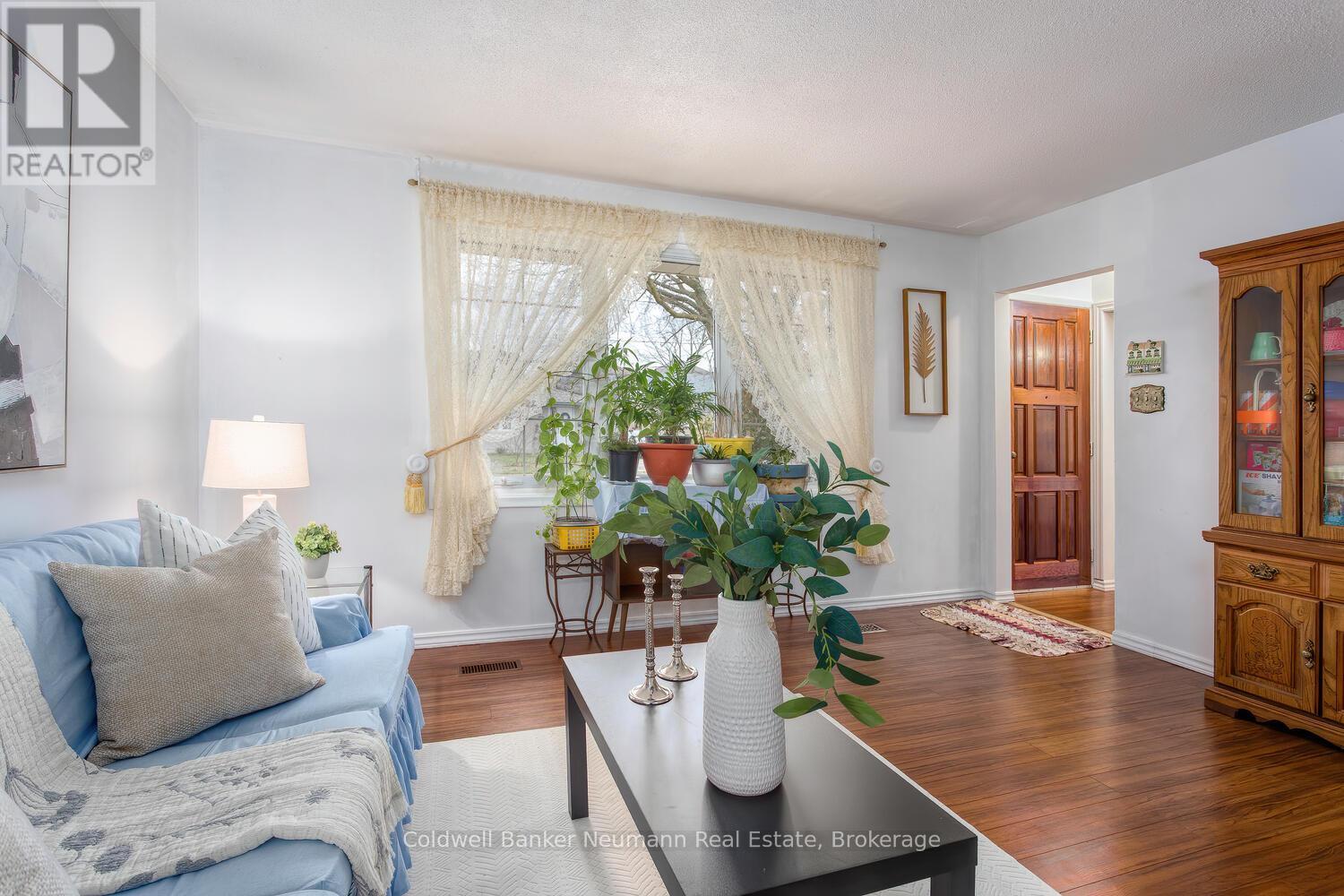 169 Country Club Drive, Guelph, Ontario  N1E 3K8 - Photo 8 - X12525236