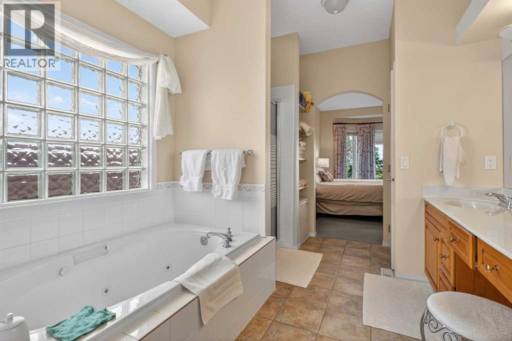 108 Hamptons Heights Nw, Calgary, Alberta  T3A 5S1 - Photo 32 - A2263257