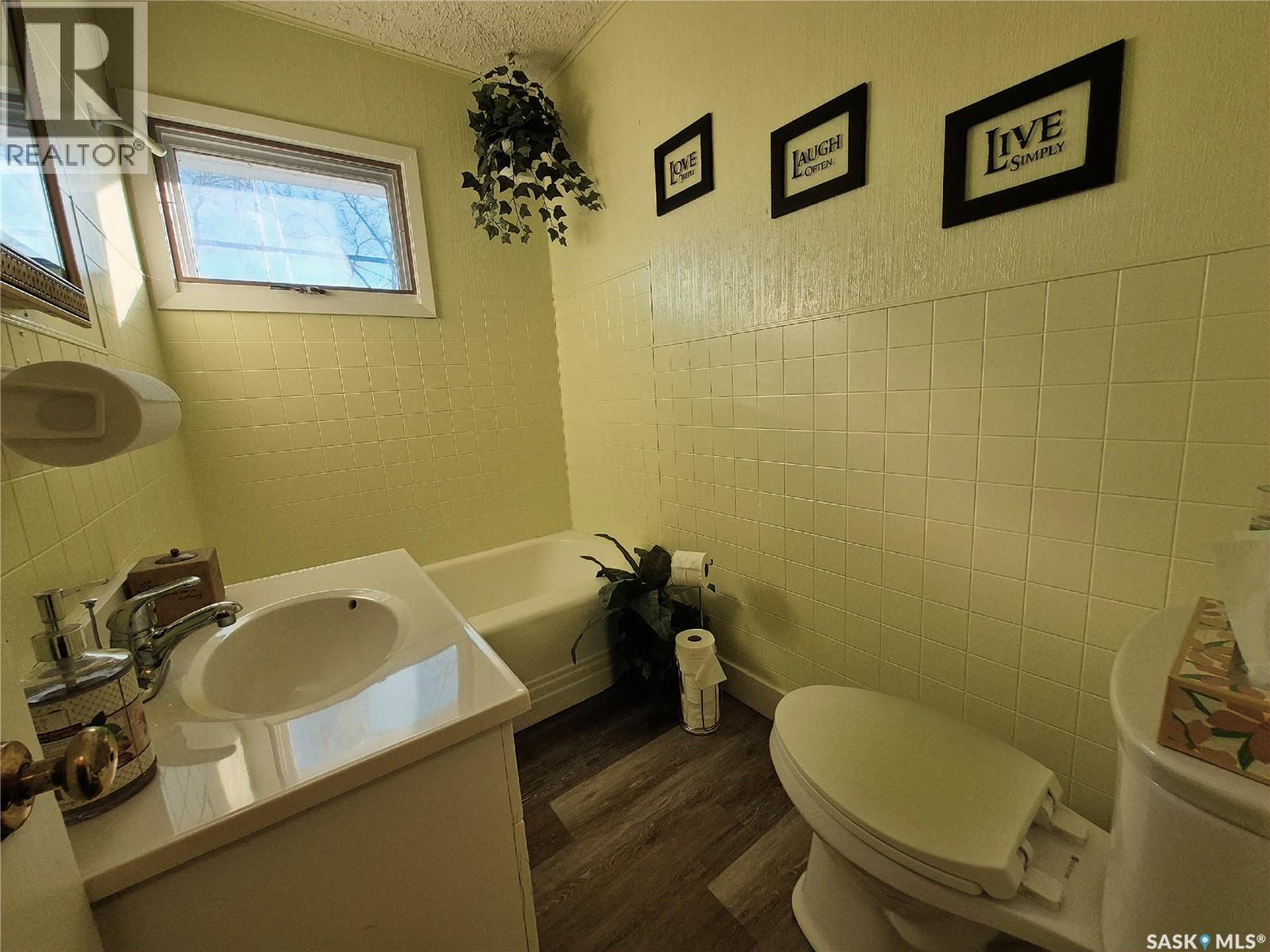 505 Centre Street, Shaunavon, Saskatchewan  S0N 2M0 - Photo 11 - SK024850