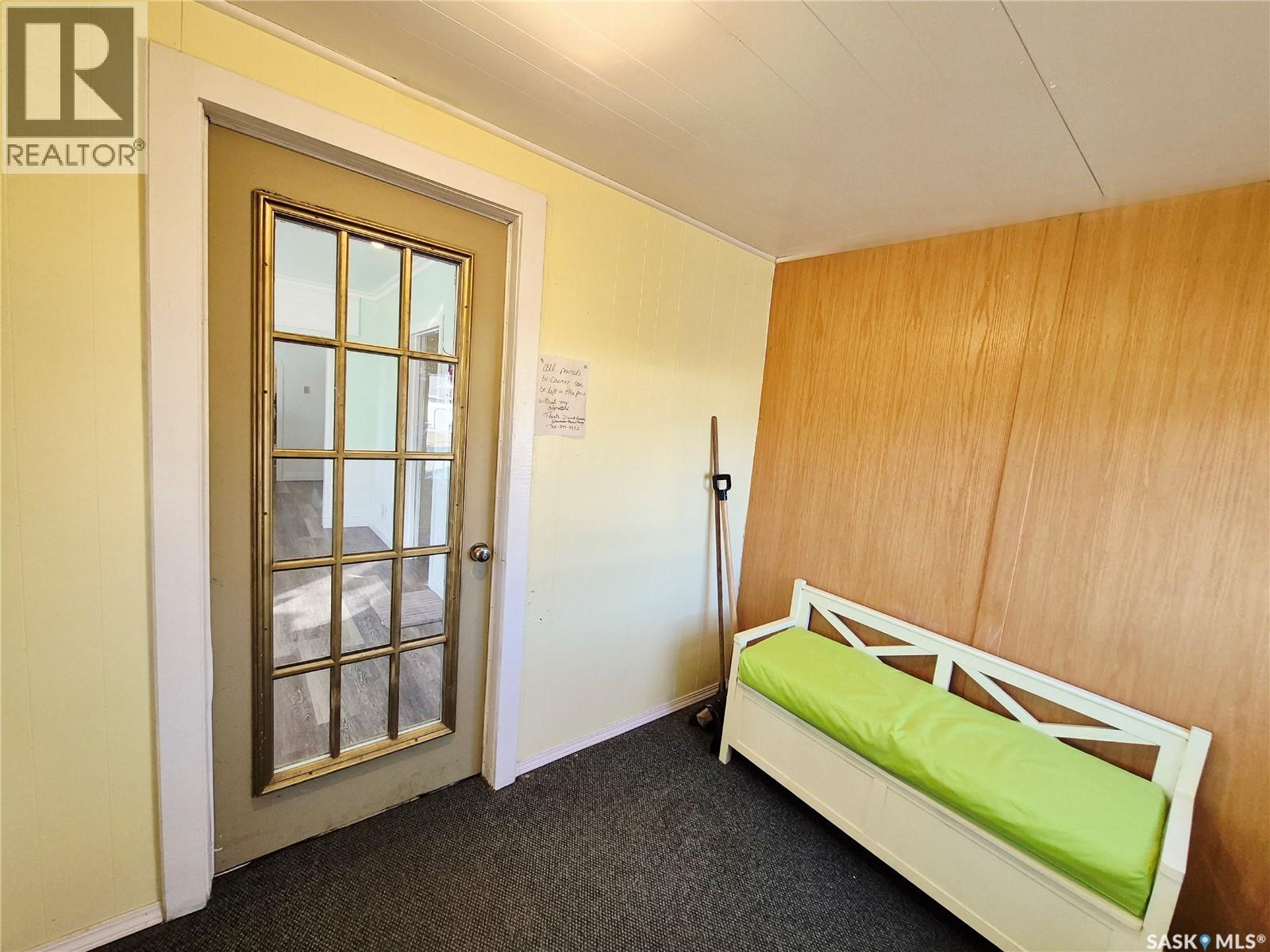 505 Centre Street, Shaunavon, Saskatchewan  S0N 2M0 - Photo 4 - SK024850