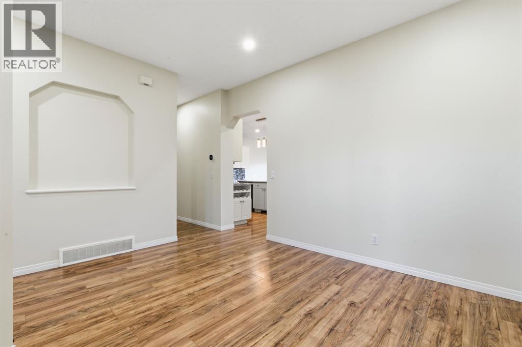 64 Cougarstone Square Sw, Calgary, Alberta  T3H 5J4 - Photo 6 - A2272775