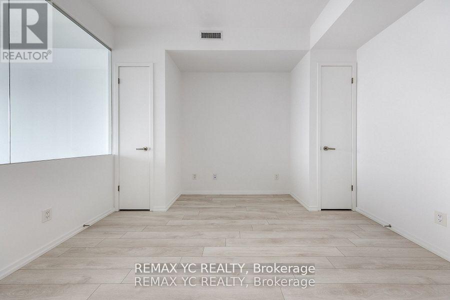 5104 - 197 Yonge Street, Toronto, Ontario  M5B 1M4 - Photo 11 - C12584900