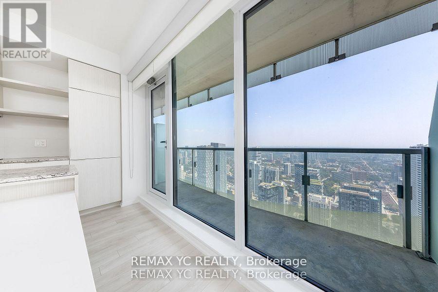 5104 - 197 Yonge Street, Toronto, Ontario  M5B 1M4 - Photo 7 - C12584900