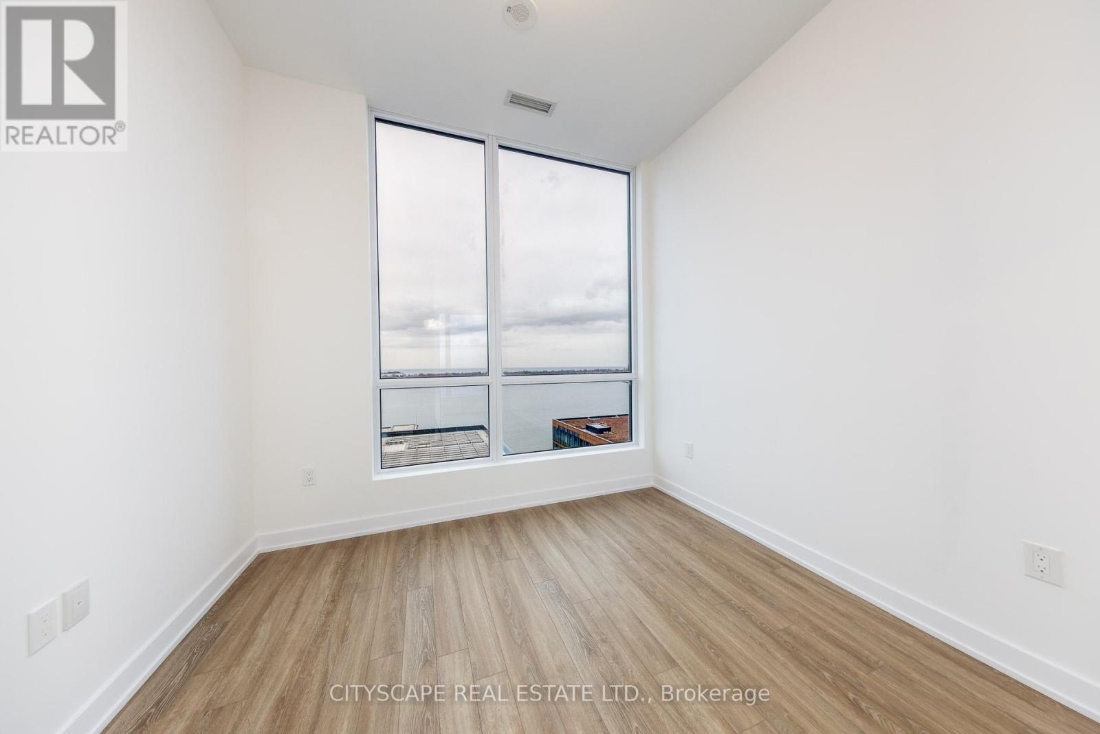 2013 - 15 Richardson Street S, Toronto, Ontario  M5A 0Y5 - Photo 7 - C12584908