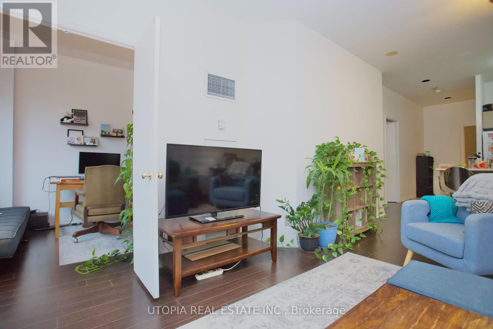 1017 - 7 King Street E, Toronto, Ontario  M5C 1B2 - Photo 9 - C12585022