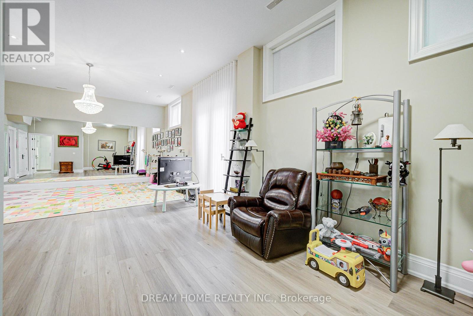 22 Leona Drive, Toronto, Ontario  M2N 4V5 - Photo 34 - C12585036