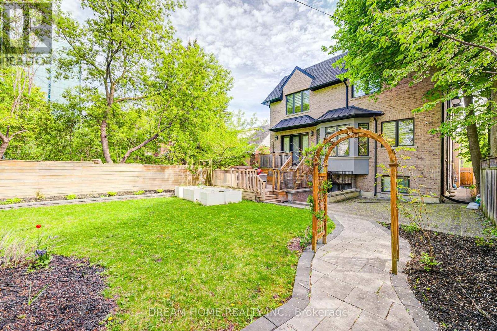 22 Leona Drive, Toronto, Ontario  M2N 4V5 - Photo 37 - C12585036