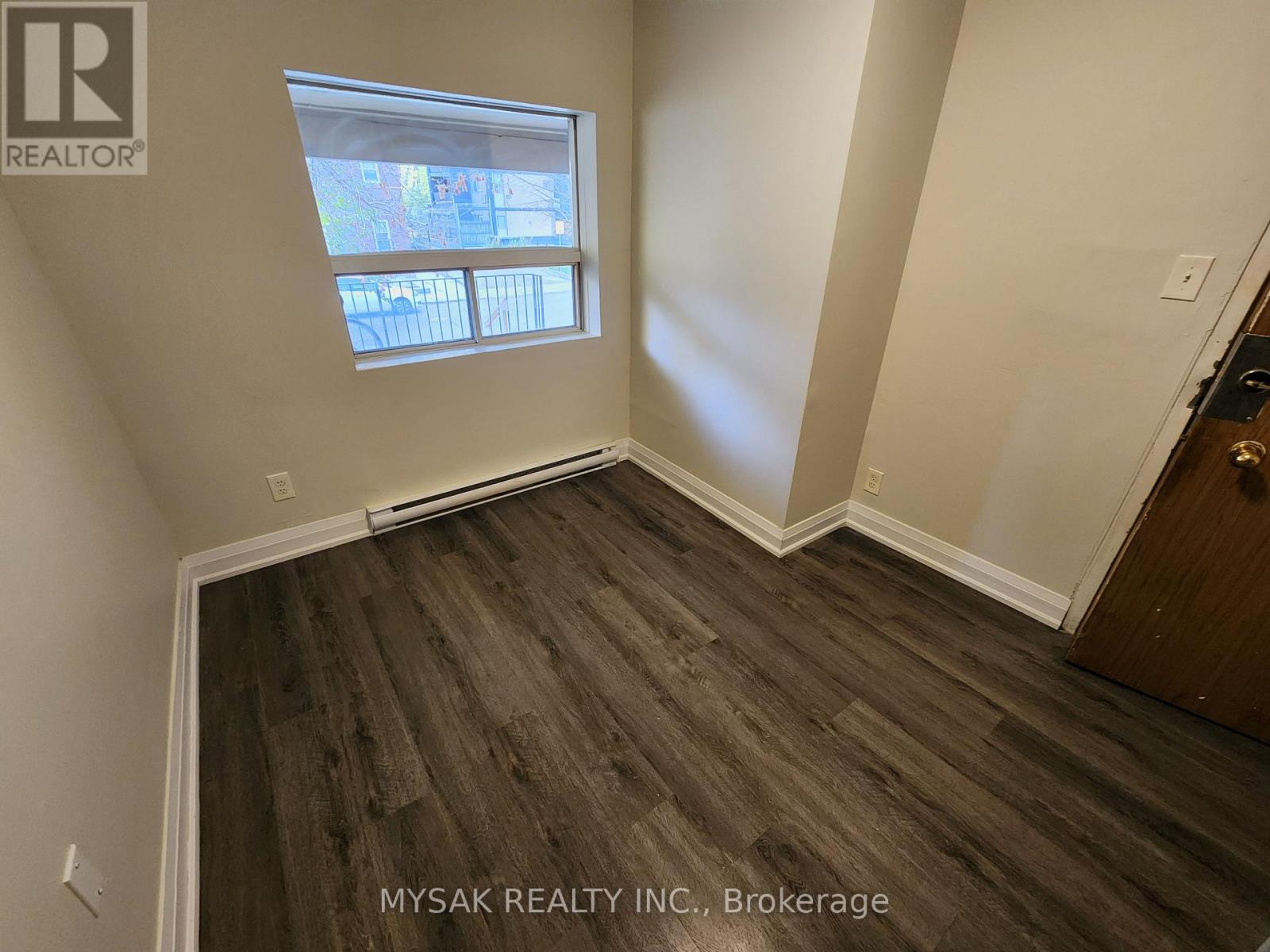 50-52 Dundonald Street, Toronto, Ontario  M4Y 1K2 - Photo 13 - C12576444