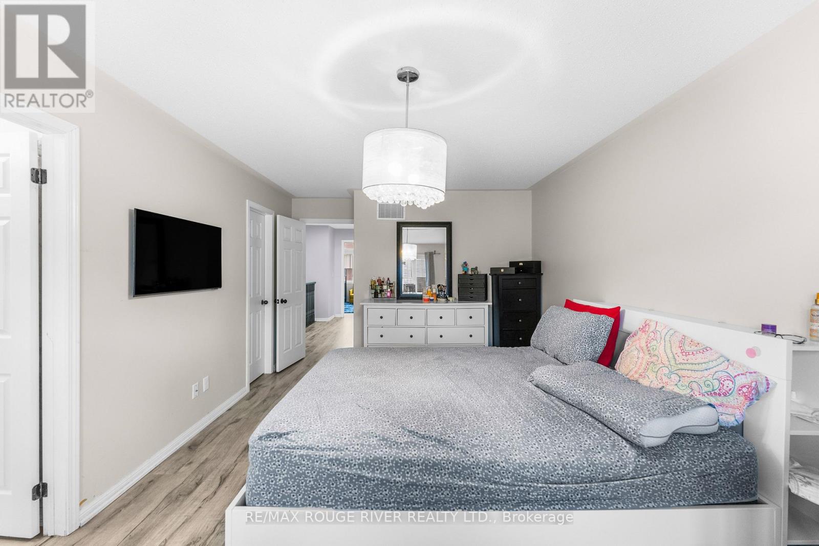 37 Dykstra Lane, Clarington, Ontario  L1C 0K8 - Photo 11 - E12585014