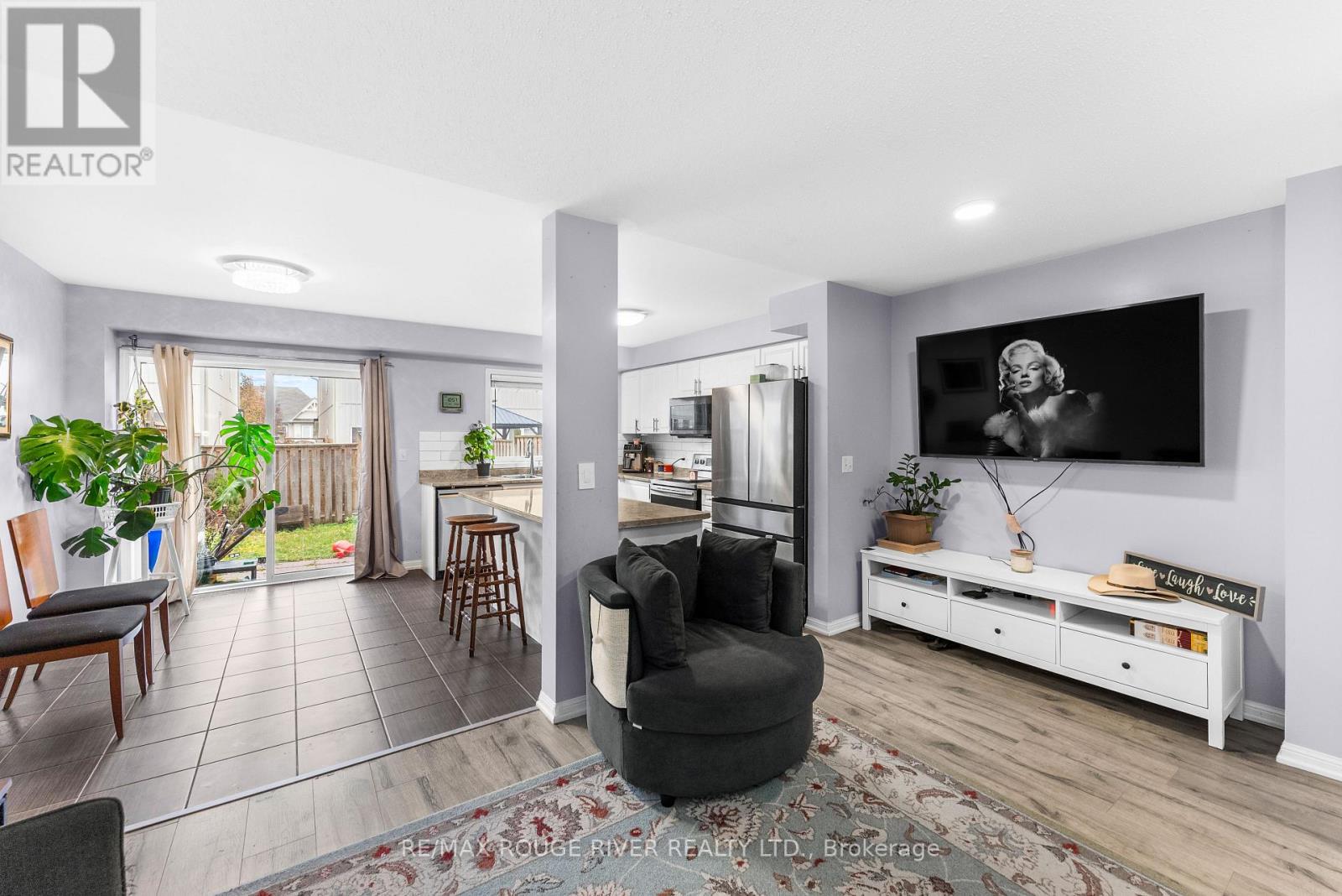 37 Dykstra Lane, Clarington, Ontario  L1C 0K8 - Photo 4 - E12585014