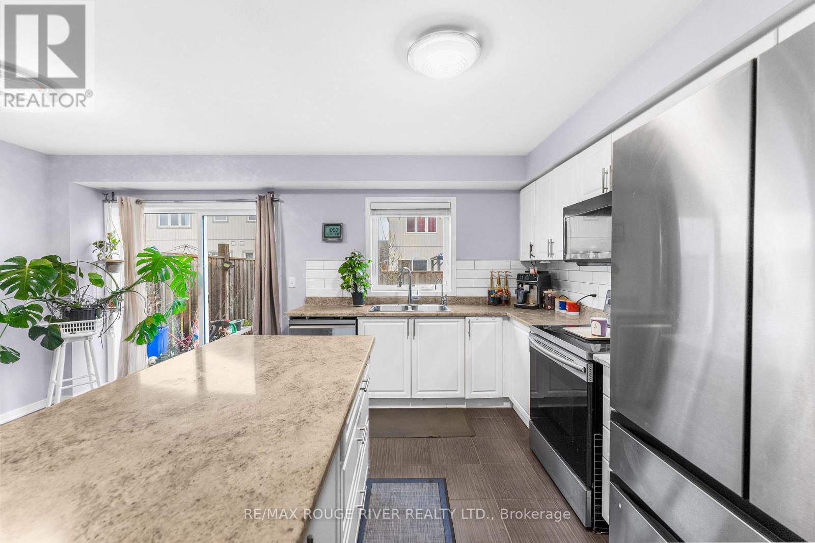 37 Dykstra Lane, Clarington, Ontario  L1C 0K8 - Photo 6 - E12585014