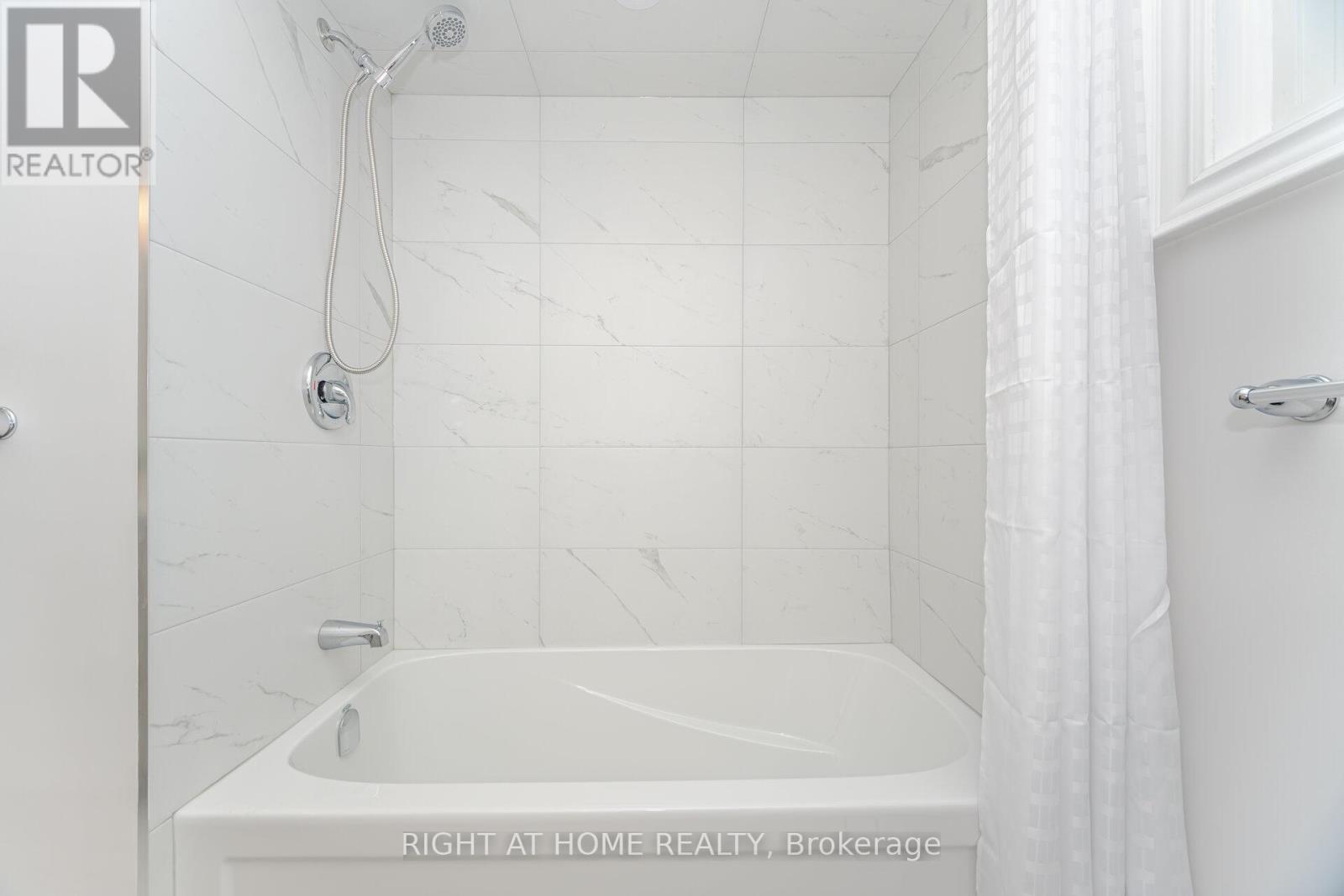 #main - 1286 Old Orchard Avenue, Pickering, Ontario  L1W 1G2 - Photo 11 - E12585028