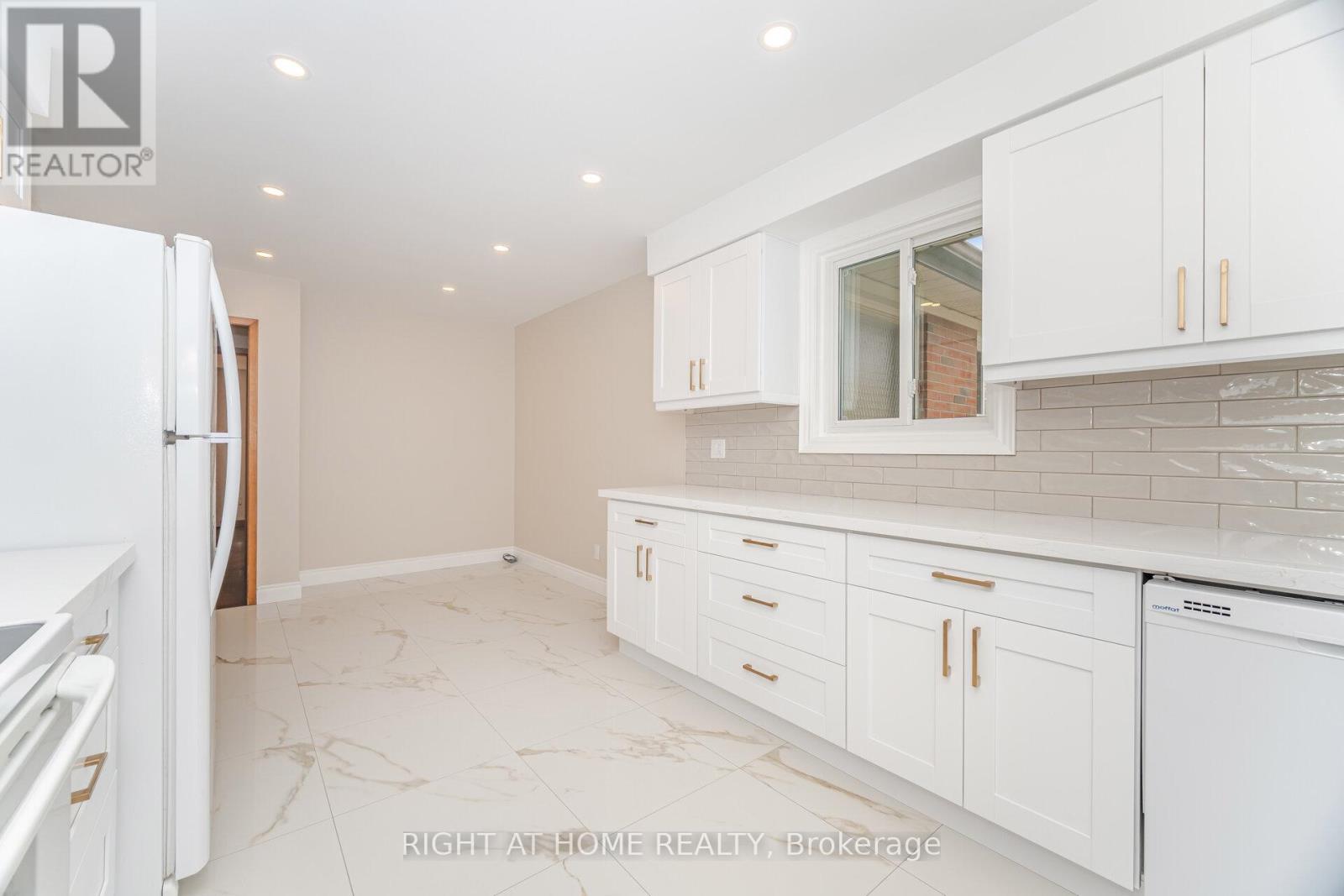 #main - 1286 Old Orchard Avenue, Pickering, Ontario  L1W 1G2 - Photo 8 - E12585028