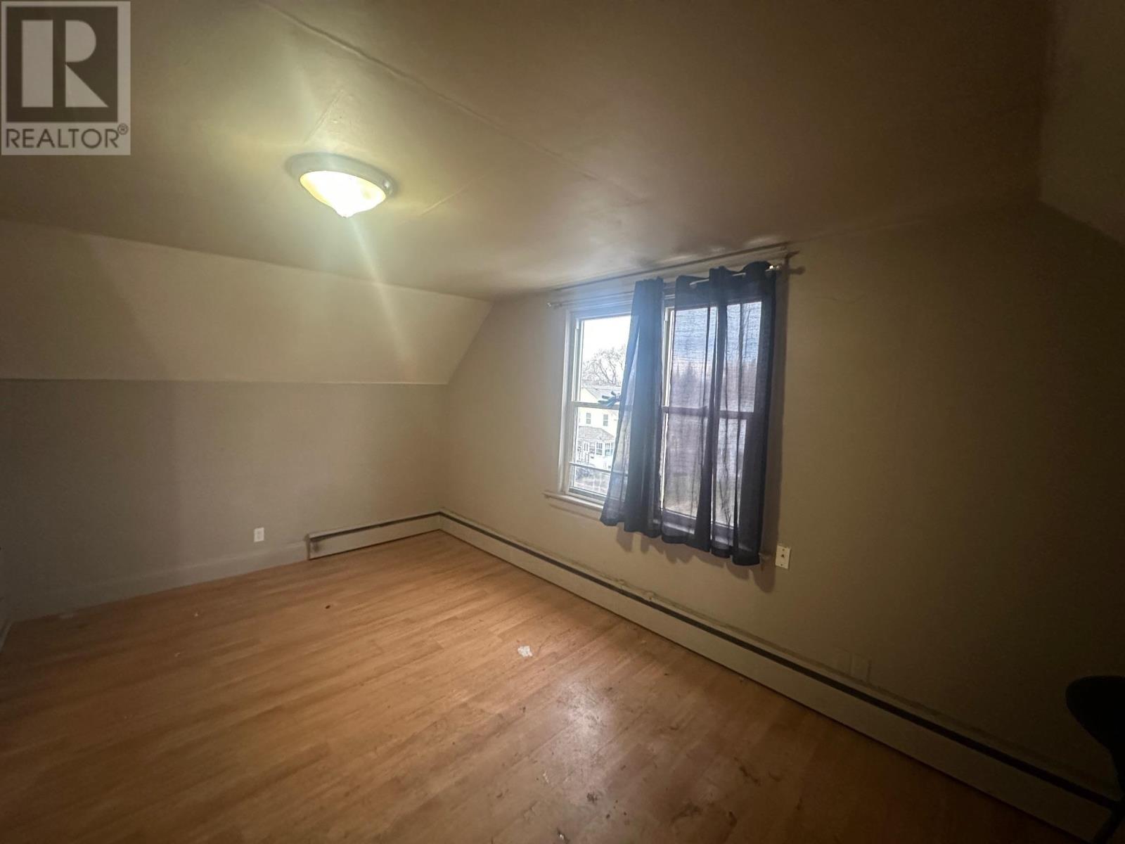 266 John St, Sault Ste. Marie, Ontario P6A 1P5 - Photo 35 - SM252945