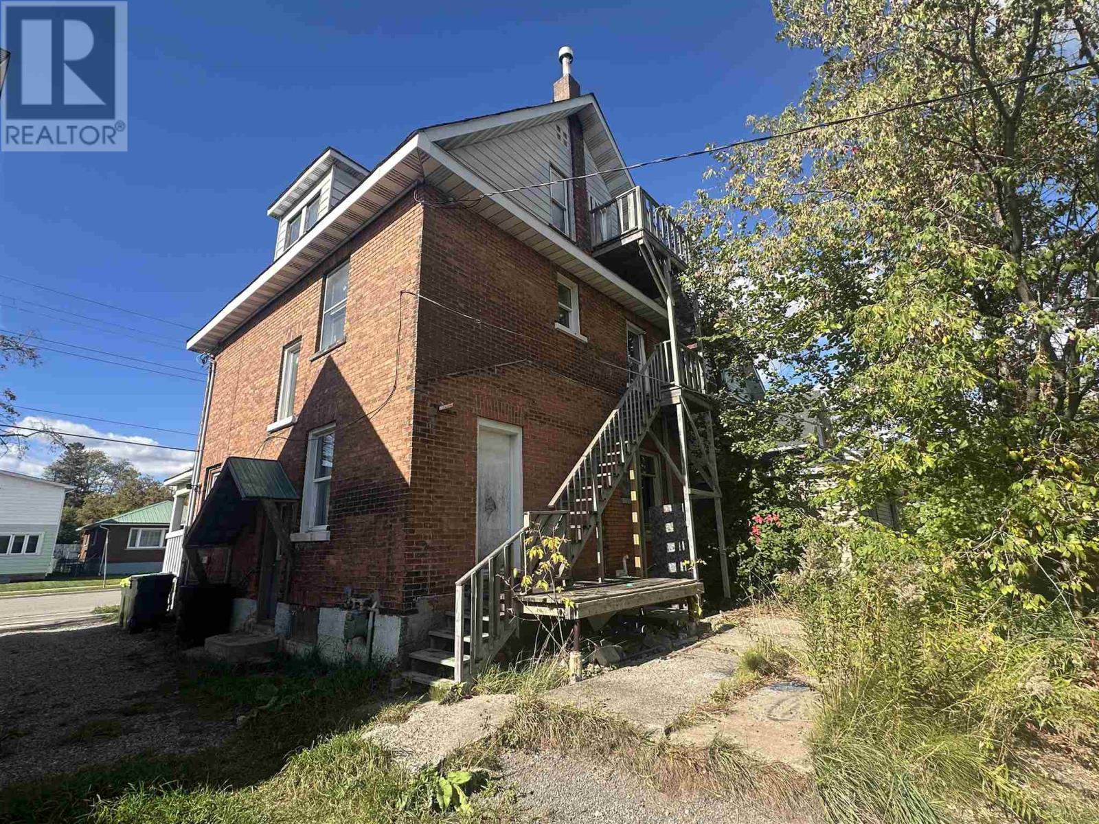 266 John St, Sault Ste. Marie, Ontario P6A 1P5 - Photo 4 - SM252945