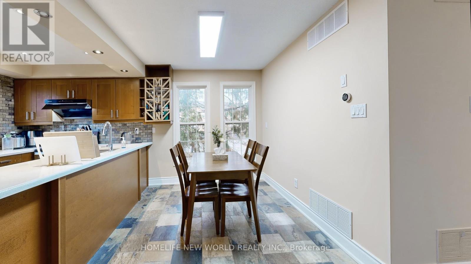 20 - 52 Wyatt Lane, Aurora, Ontario  L4G 7E4 - Photo 11 - N12584942