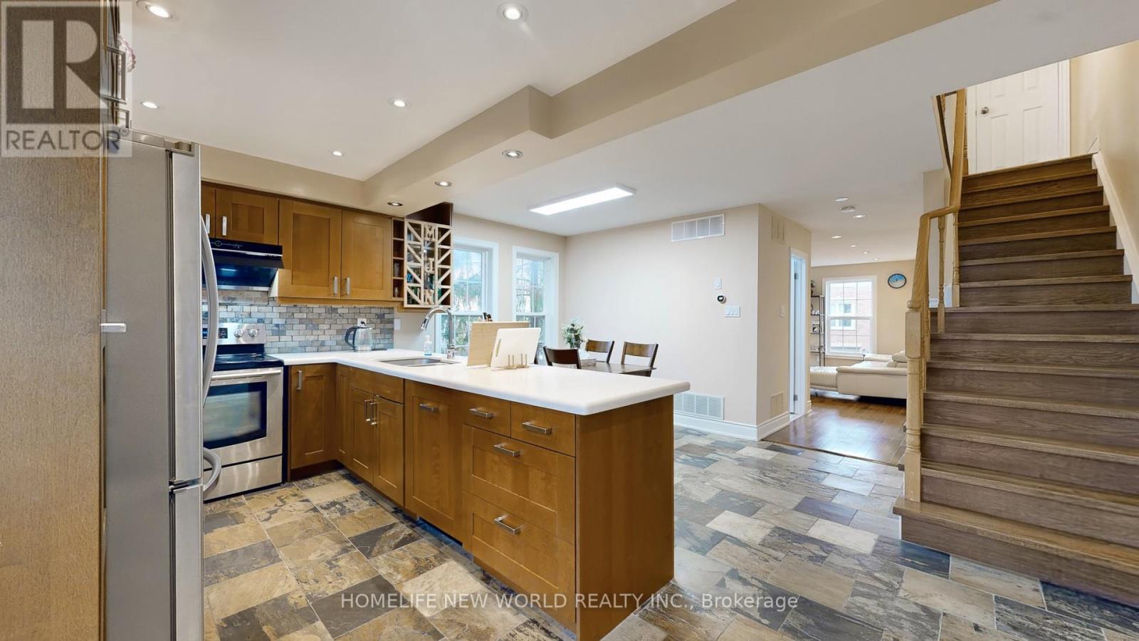 20 - 52 Wyatt Lane, Aurora, Ontario  L4G 7E4 - Photo 9 - N12584942