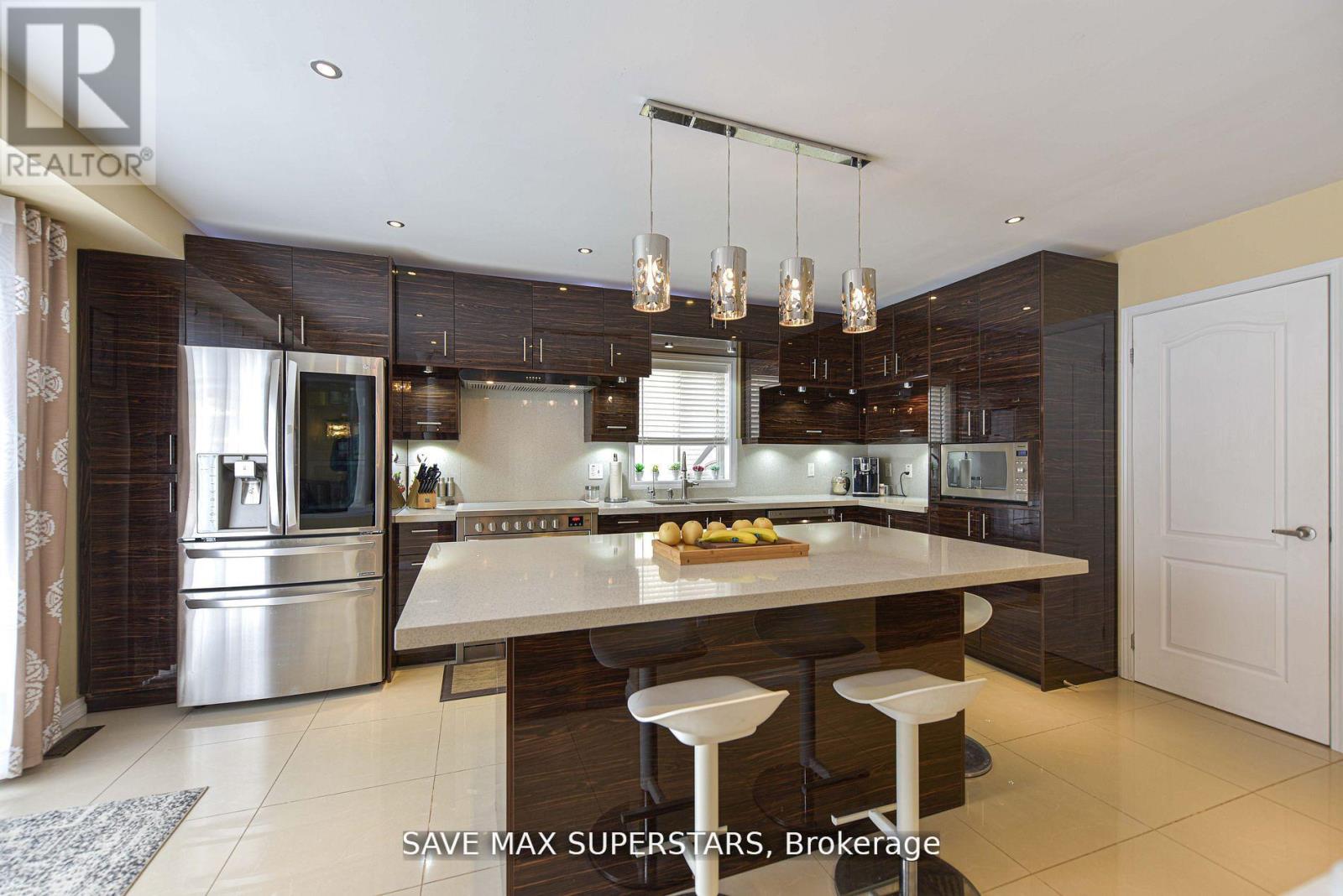 1246 Leslie Drive, Innisfil, Ontario  L9S 0G3 - Photo 2 - N12584980