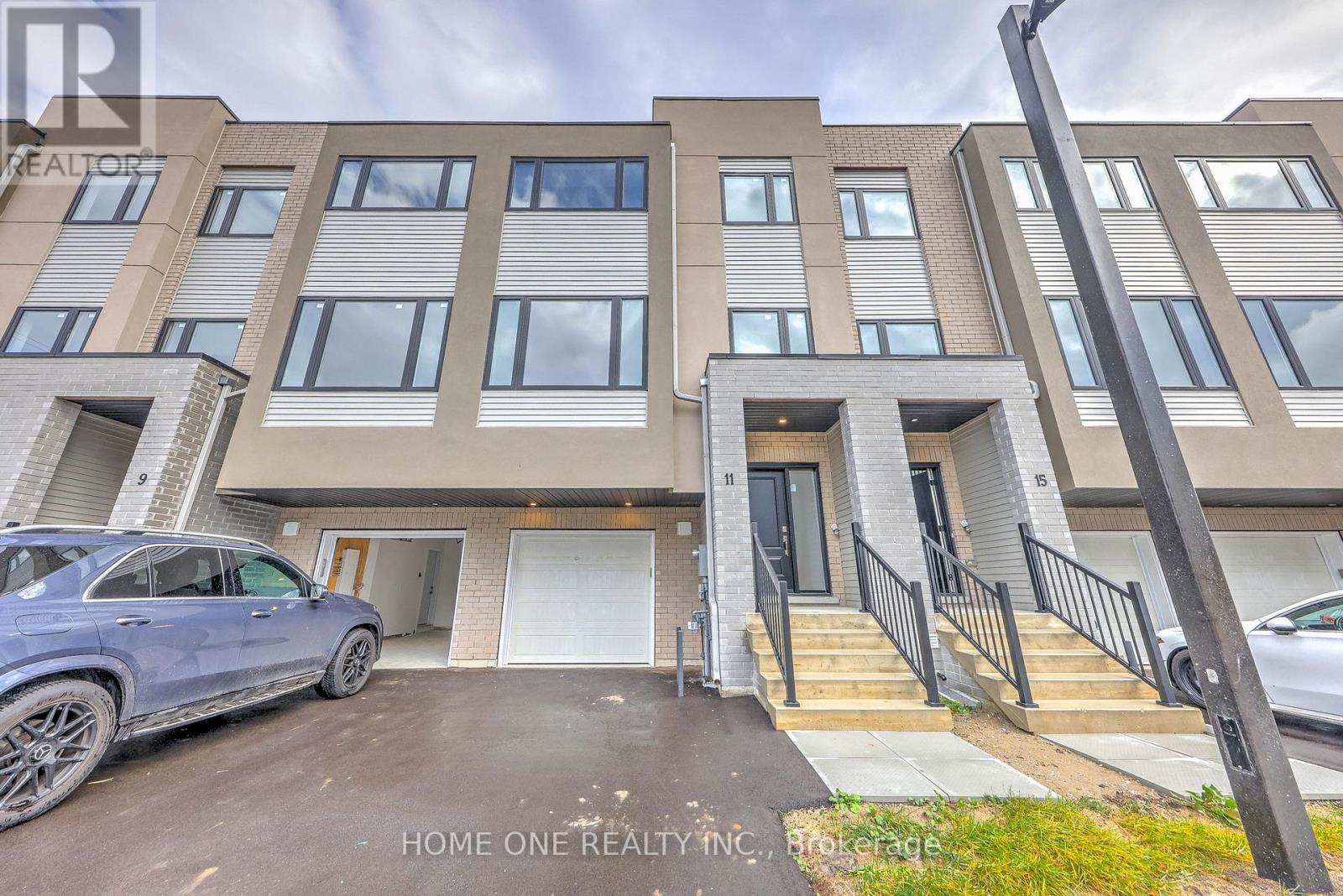11 CARL HILL LANE, Richmond Hill, Ontario