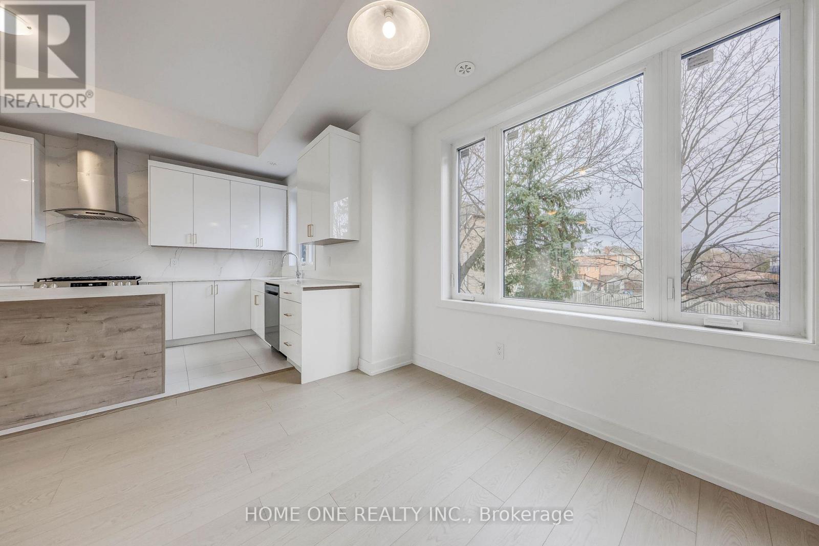 11 Carl Hill Lane, Richmond Hill, Ontario  L4C 5W8 - Photo 15 - N12585008