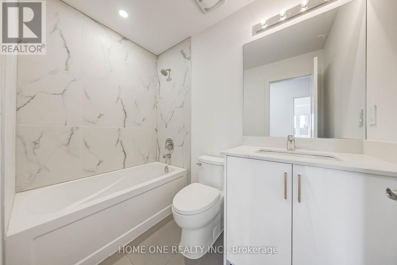 11 Carl Hill Lane, Richmond Hill, Ontario  L4C 5W8 - Photo 20 - N12585008