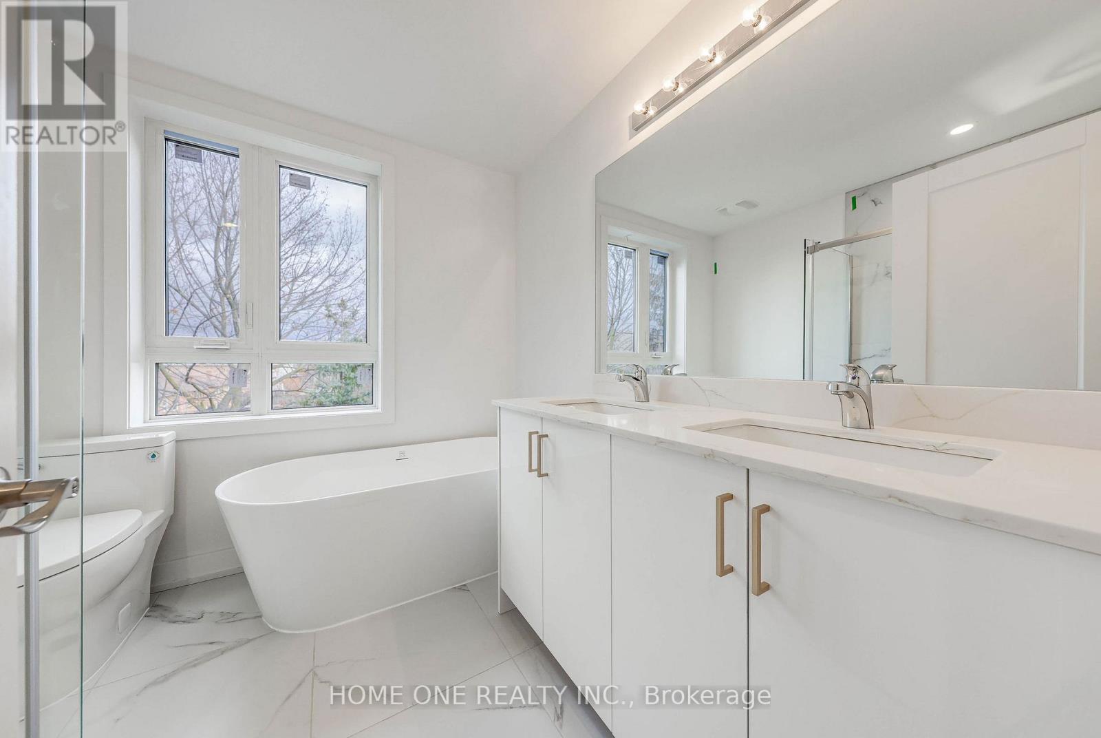 11 Carl Hill Lane, Richmond Hill, Ontario  L4C 5W8 - Photo 24 - N12585008