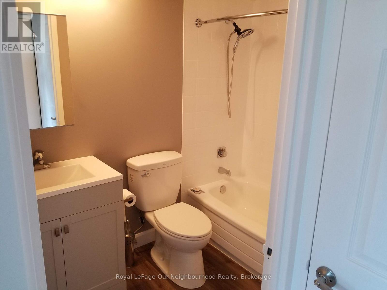 301 - 1 Hickory Tree Road, Toronto (Weston), Ontario  M9N 3W4 - Photo 17 - W12585102