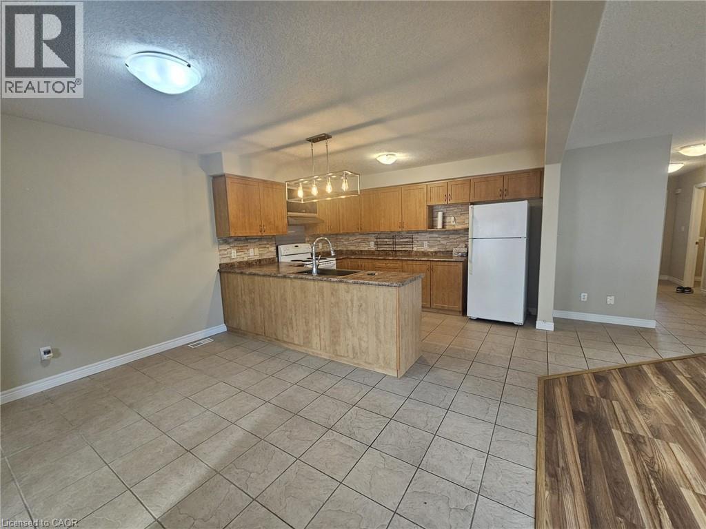 907 Frontenac Crescent, Woodstock, Ontario  N4V 0A6 - Photo 5 - 40788990