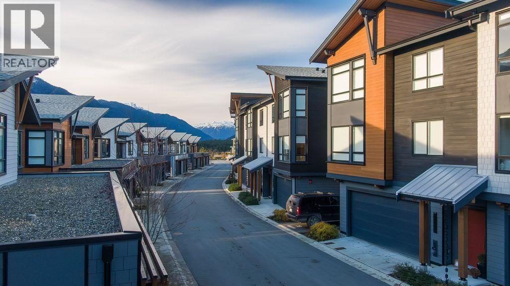 41224 Highline Place, Squamish, British Columbia  V8B 1C2 - Photo 1 - R3068268