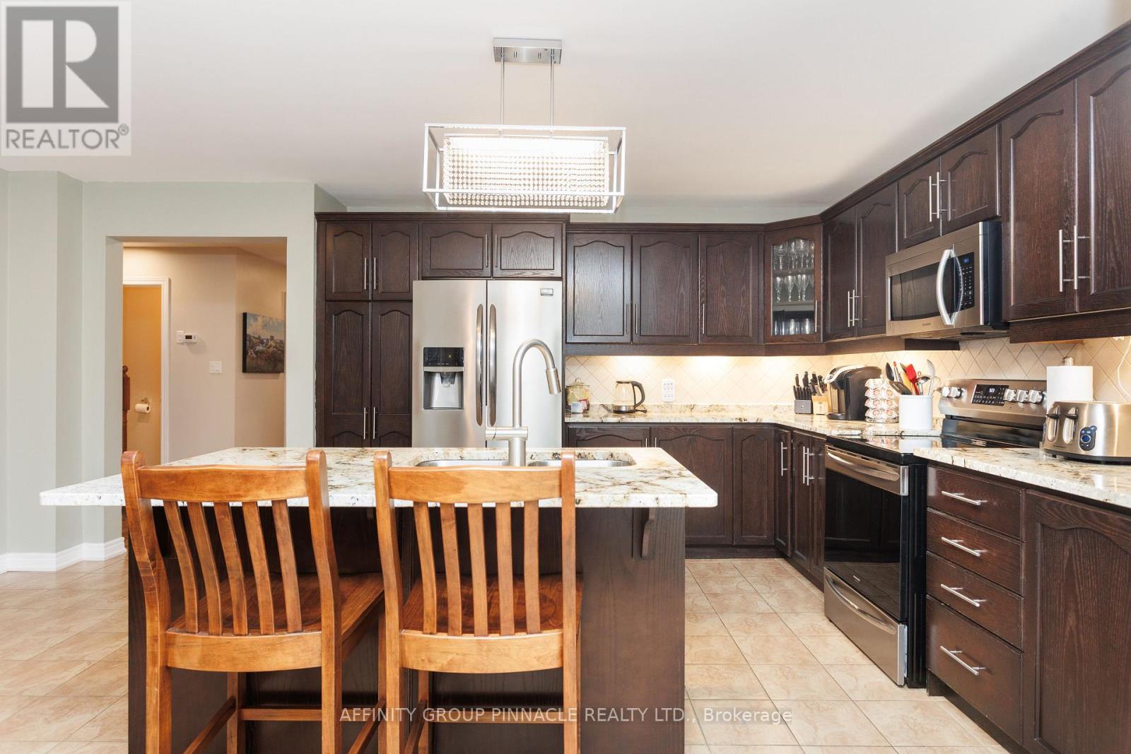 8 Horton Place, Kawartha Lakes, Ontario  K9V 0C2 - Photo 12 - X12585116