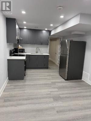 122 Valonia Drive, Brampton, Ontario  L6V 4J9 - Photo 5 - W12584880