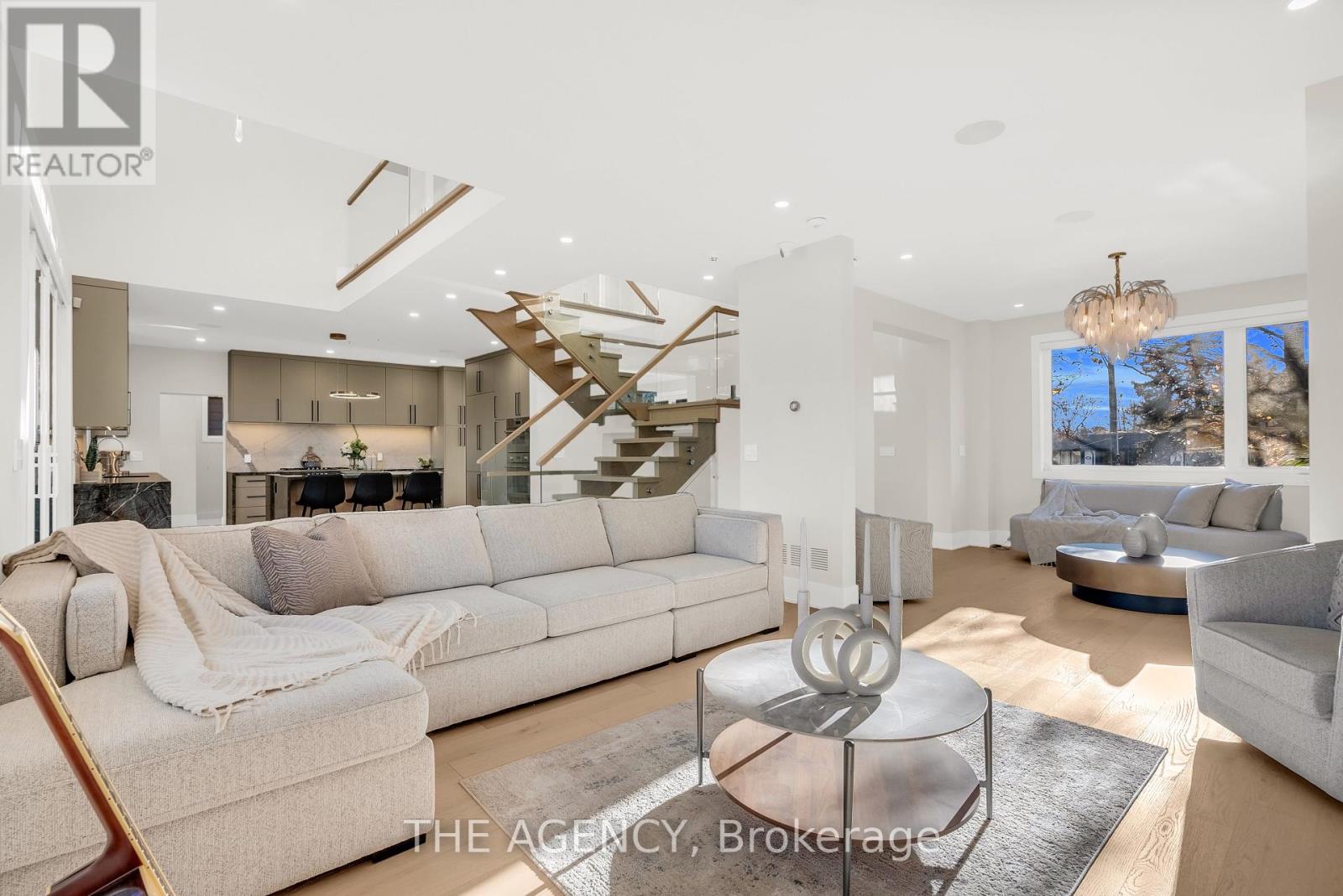 519 Third Line, Oakville, Ontario  L6L 4A8 - Photo 15 - W12584898