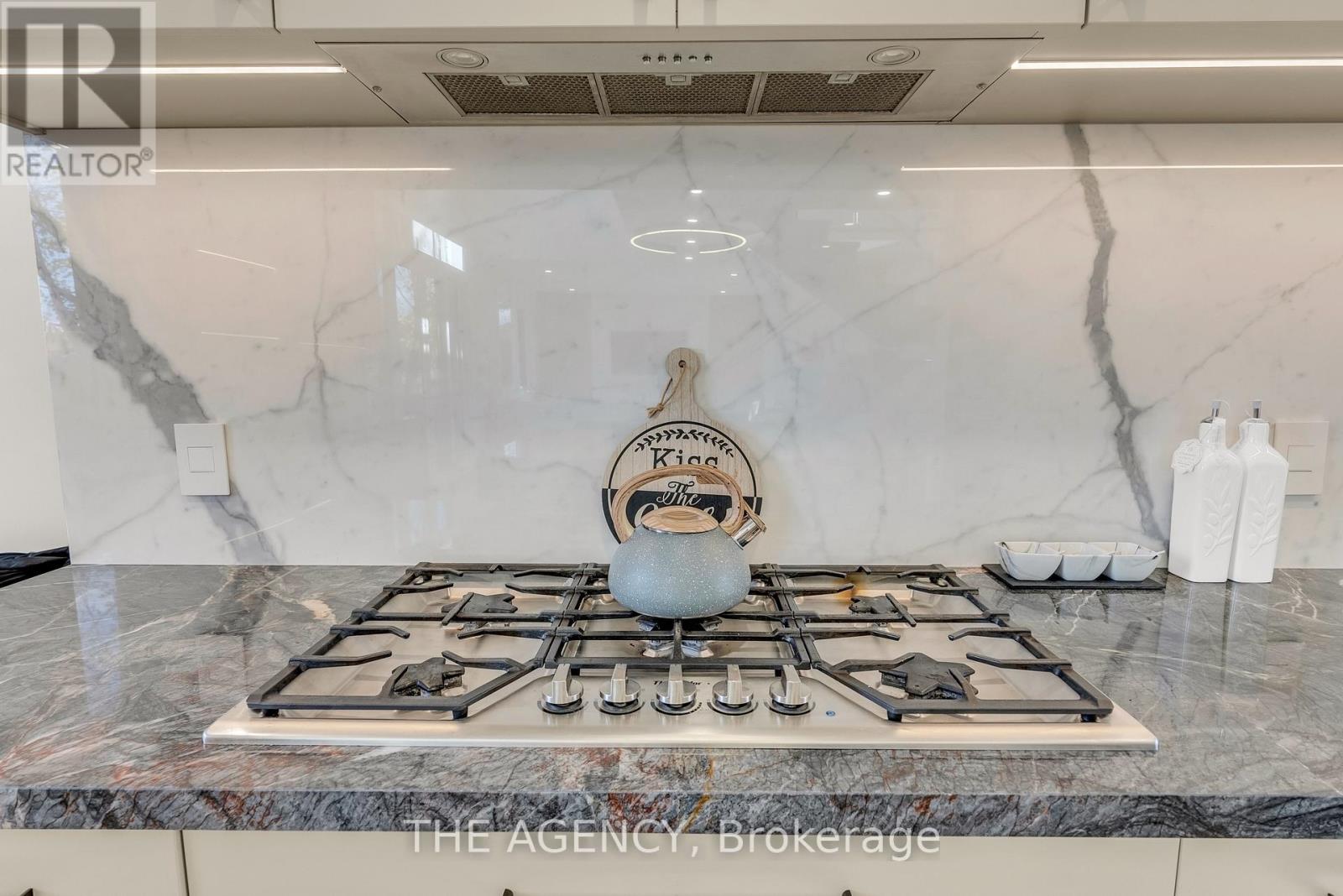 519 Third Line, Oakville, Ontario  L6L 4A8 - Photo 19 - W12584898