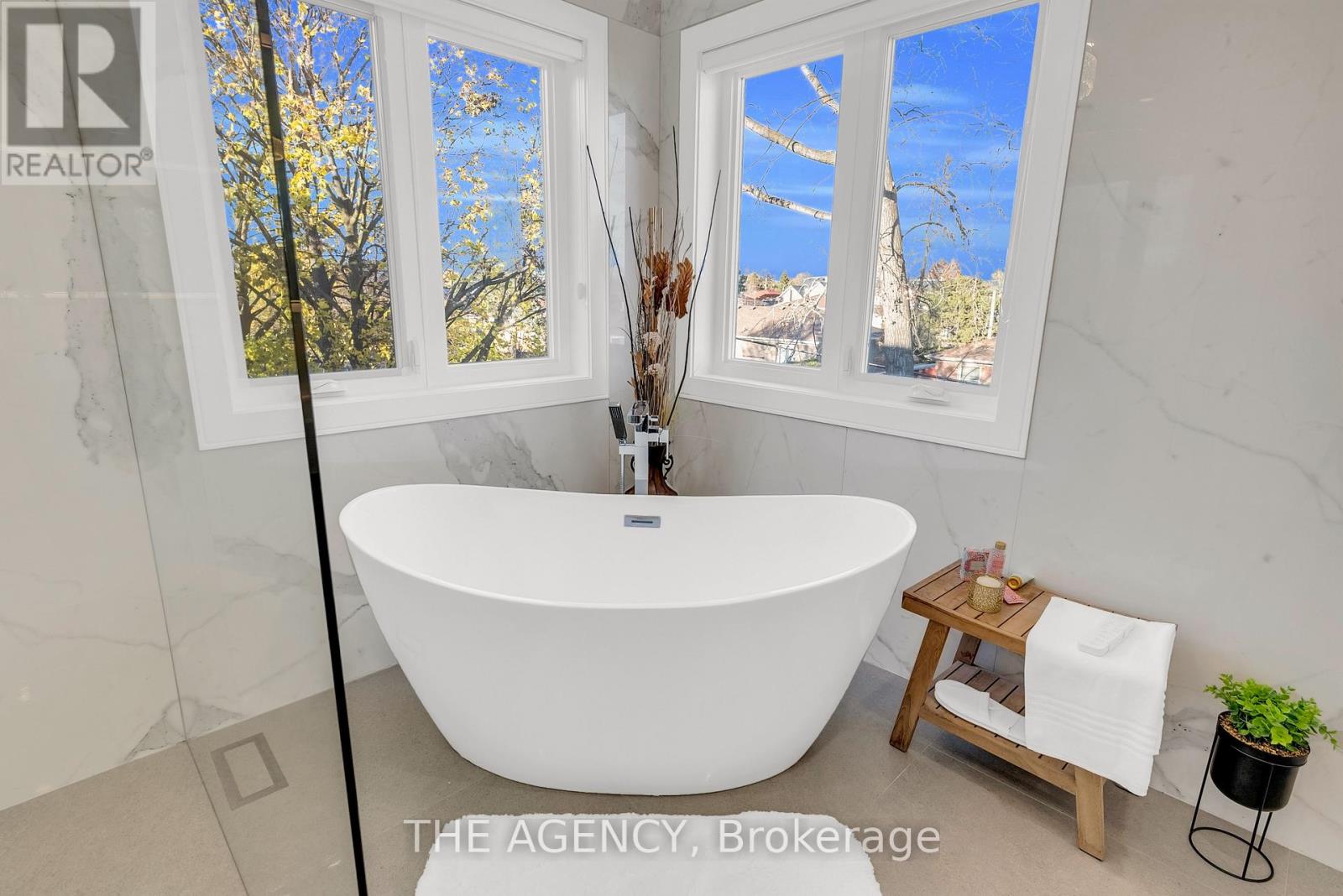 519 Third Line, Oakville, Ontario  L6L 4A8 - Photo 34 - W12584898