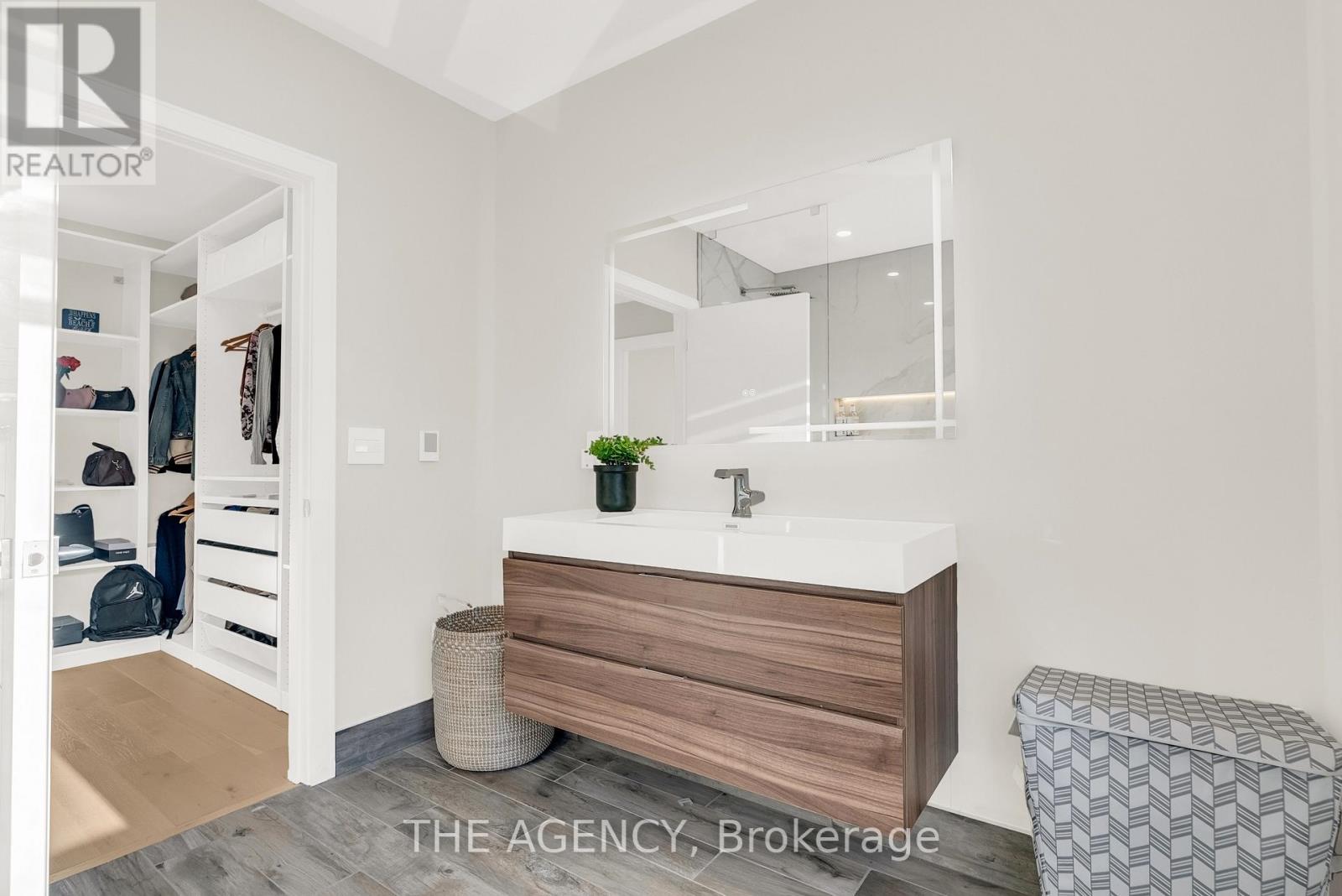 519 Third Line, Oakville, Ontario  L6L 4A8 - Photo 38 - W12584898