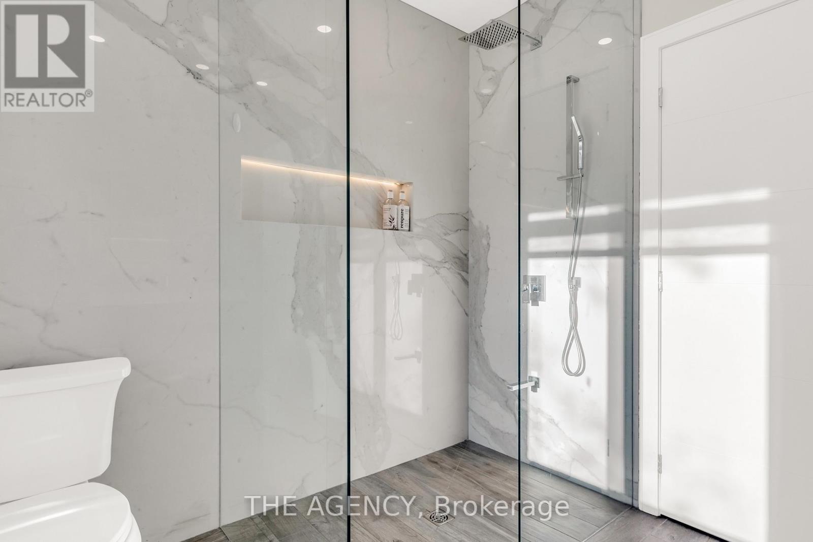 519 Third Line, Oakville, Ontario  L6L 4A8 - Photo 39 - W12584898