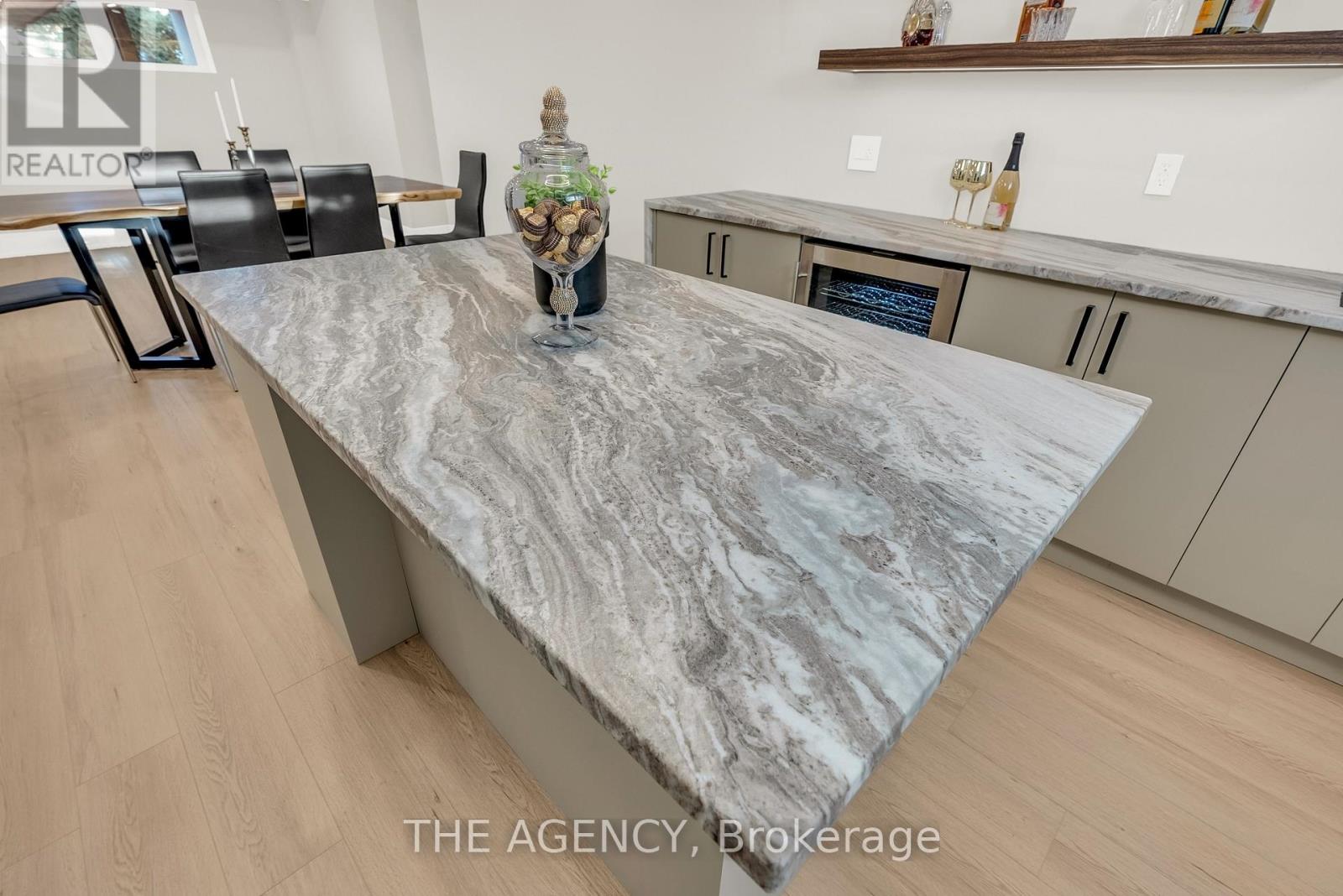 519 Third Line, Oakville, Ontario  L6L 4A8 - Photo 46 - W12584898